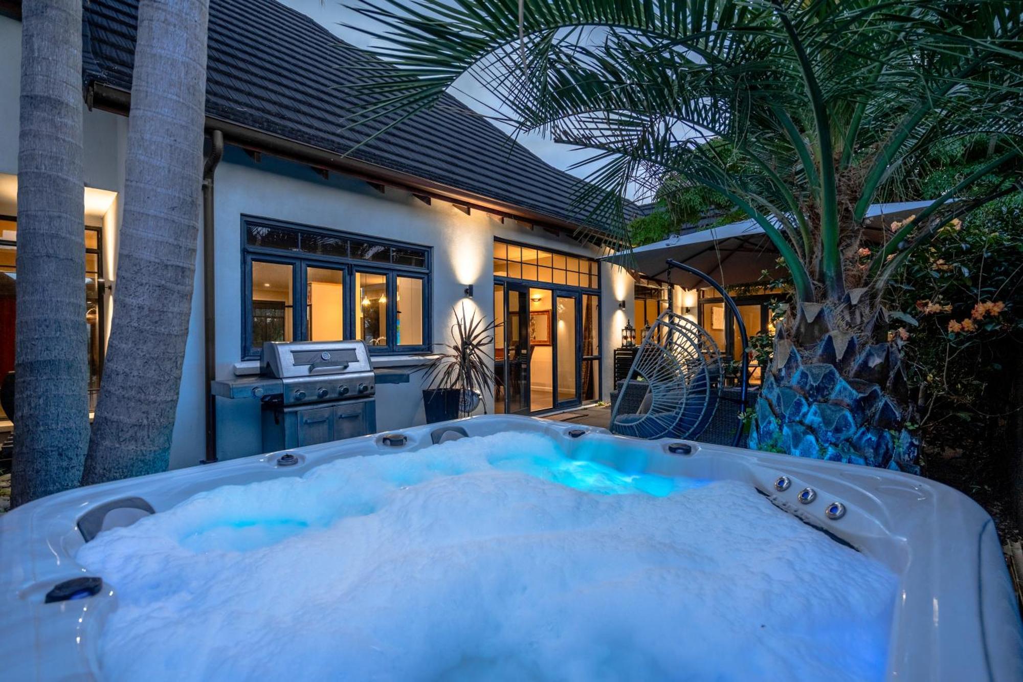 Palm Paradise With Spa Tauranga Eksteriør bilde